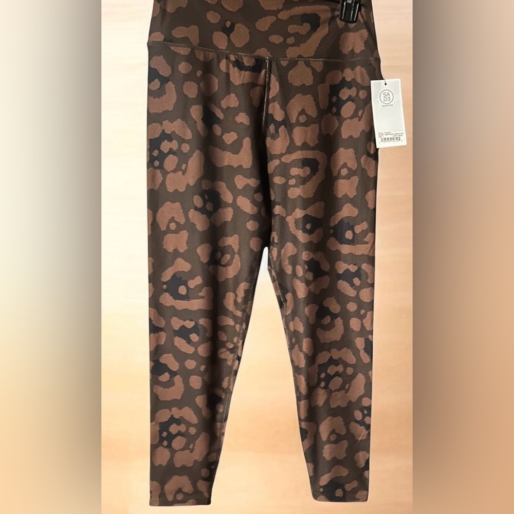 Sage Collective NWT Jungle Cat Leggings in Size Large.Approx Waist 15”Rise 13.5”